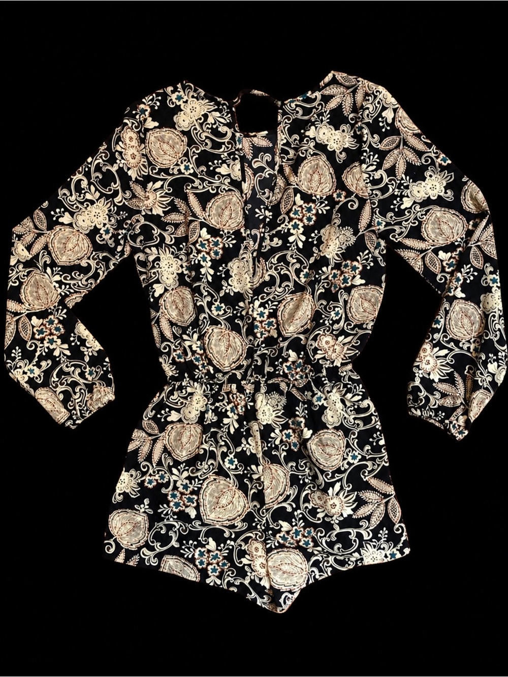 One Clothing Los Angeles sz Small Long Sleeve Paisley Shorts Jumpsuit Ro…